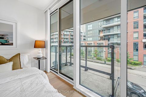 Photo 30 at TH12 - 20 Bruyeres Mews, Waterfront Communities C1, Toronto
