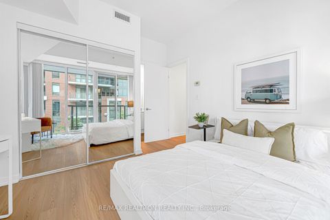 Photo 31 at TH12 - 20 Bruyeres Mews, Waterfront Communities C1, Toronto