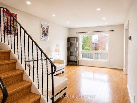Photo 4 at 82 Radwell Crescent, Milliken, Toronto