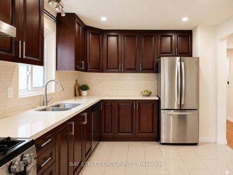 Photo 10 at 82 Radwell Crescent, Milliken, Toronto