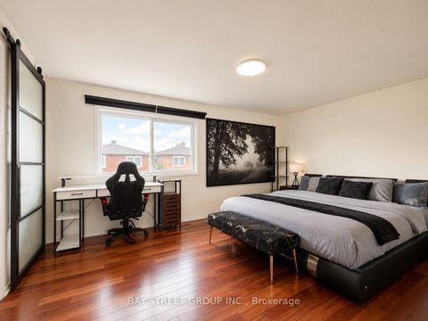 Photo 14 at 82 Radwell Crescent, Milliken, Toronto