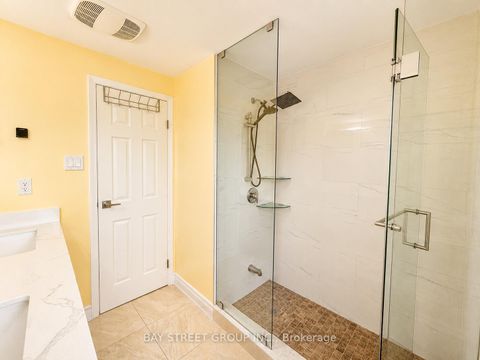 Photo 21 at 82 Radwell Crescent, Milliken, Toronto