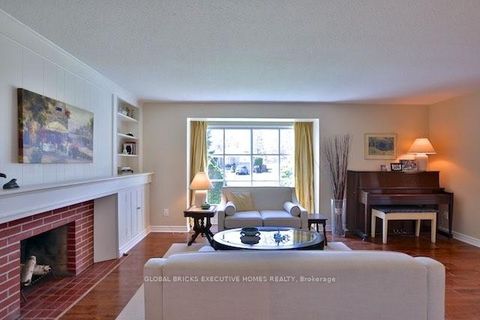 Photo 2 at 23 Whitefriars Drive, Donalda, Toronto