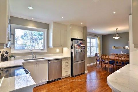 Photo 5 at 23 Whitefriars Drive, Donalda, Toronto