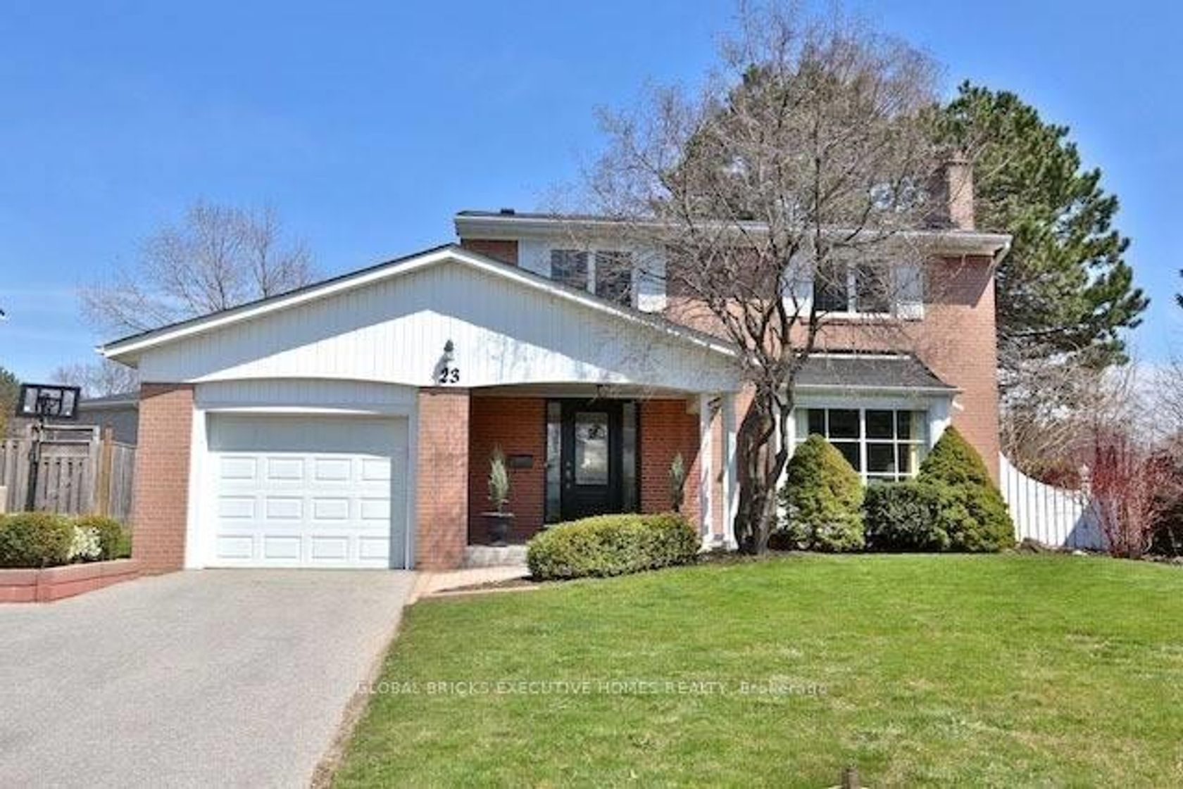 23 Whitefriars Drive, Donalda, Toronto 