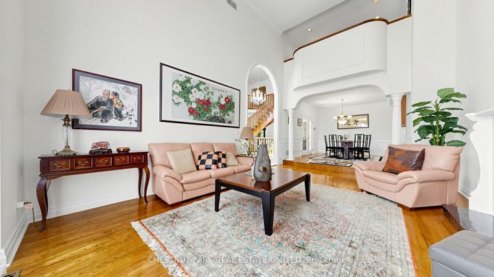 Photo 2 at 492 Ruth Avenue, Newtonbrook East, Toronto