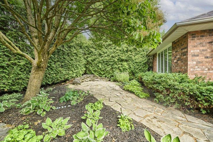 Photo 6 at 137 Samac Trail, Samac, Oshawa