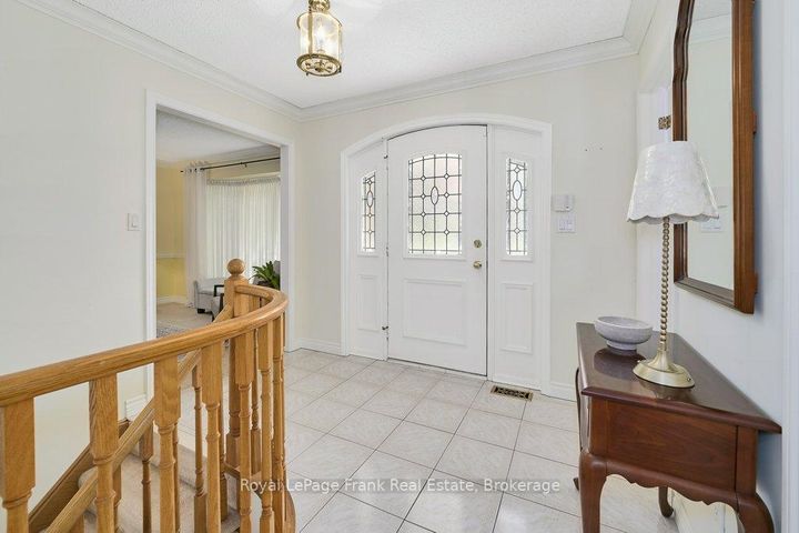 Photo 10 at 137 Samac Trail, Samac, Oshawa