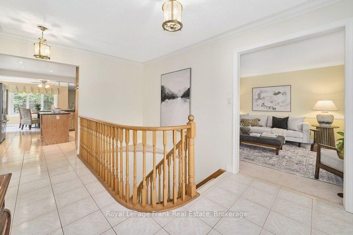 Photo 12 at 137 Samac Trail, Samac, Oshawa