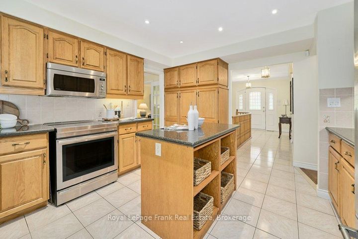 Photo 20 at 137 Samac Trail, Samac, Oshawa