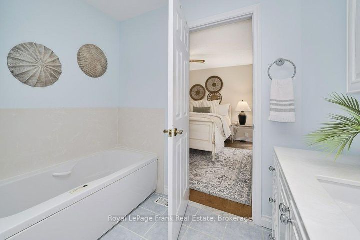 Photo 35 at 137 Samac Trail, Samac, Oshawa