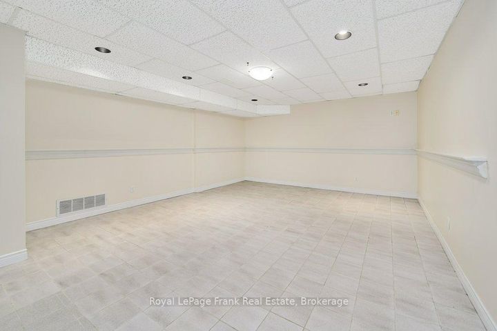 Photo 45 at 137 Samac Trail, Samac, Oshawa