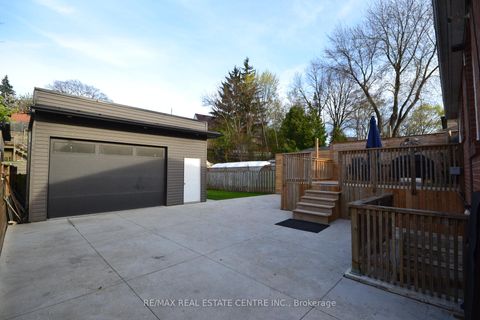 Photo 5 at 75 Cynthia Road, Smythe, Toronto