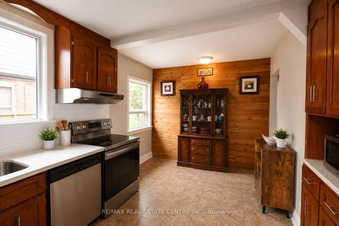Photo 17 at 75 Cynthia Road, Smythe, Toronto