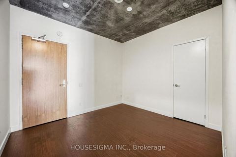 Photo 3 at 406 - 138 Princess Street, Moss Park, Toronto