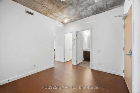Photo 4 at 406 - 138 Princess Street, Moss Park, Toronto