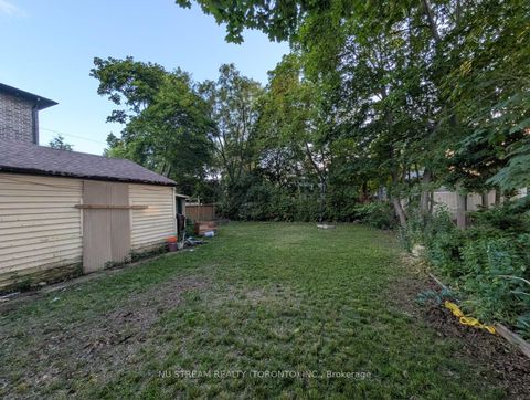 Photo 2 at 34 Fairwood Crescent, West Hill, Toronto