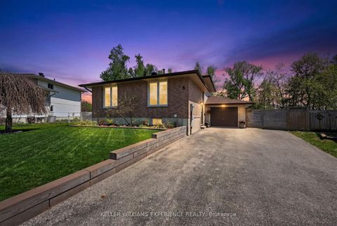 Photo 1 at 5 Atwood Court, Letitia Heights, Barrie