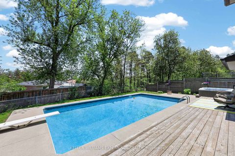 Photo 2 at 5 Atwood Court, Letitia Heights, Barrie