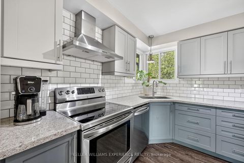 Photo 5 at 5 Atwood Court, Letitia Heights, Barrie