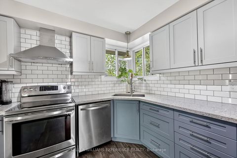 Photo 7 at 5 Atwood Court, Letitia Heights, Barrie