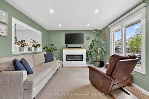 Photo 9 at 5 Atwood Court, Letitia Heights, Barrie