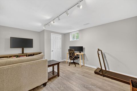 Photo 22 at 5 Atwood Court, Letitia Heights, Barrie