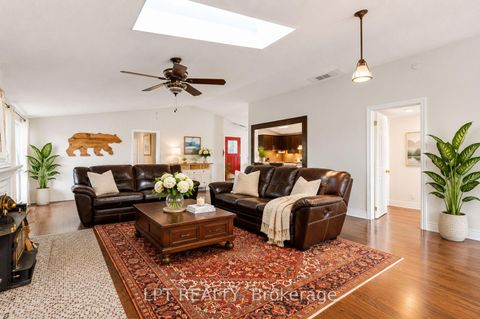 Photo 11 at 66 Blue Heron Drive, Virginia, Georgina