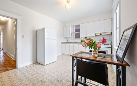Photo 10 at 222 Melita Avenue, Wychwood, Toronto