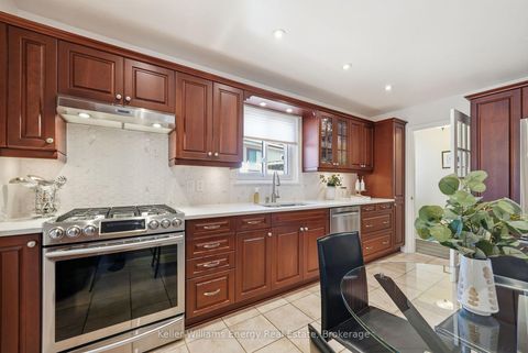 Photo 3 at 20 Proud Grove, Malvern, Toronto