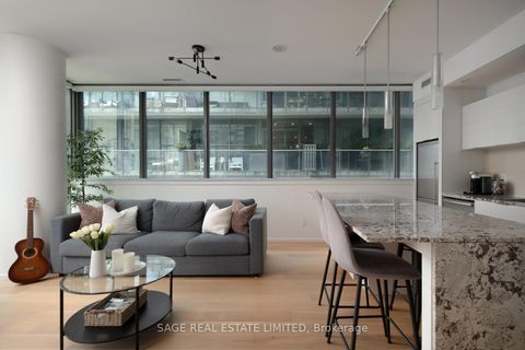 Photo 3 at 902 - 8 Charlotte Street, Waterfront Communities C1, Toronto