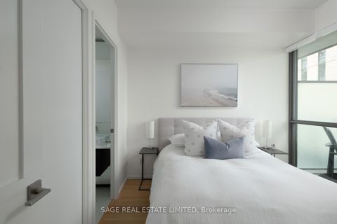 Photo 11 at 902 - 8 Charlotte Street, Waterfront Communities C1, Toronto