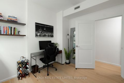 Photo 17 at 902 - 8 Charlotte Street, Waterfront Communities C1, Toronto