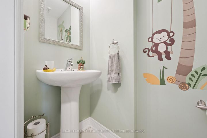 Photo 8 at 1983 Rackus Crescent, Clarkson, Mississauga