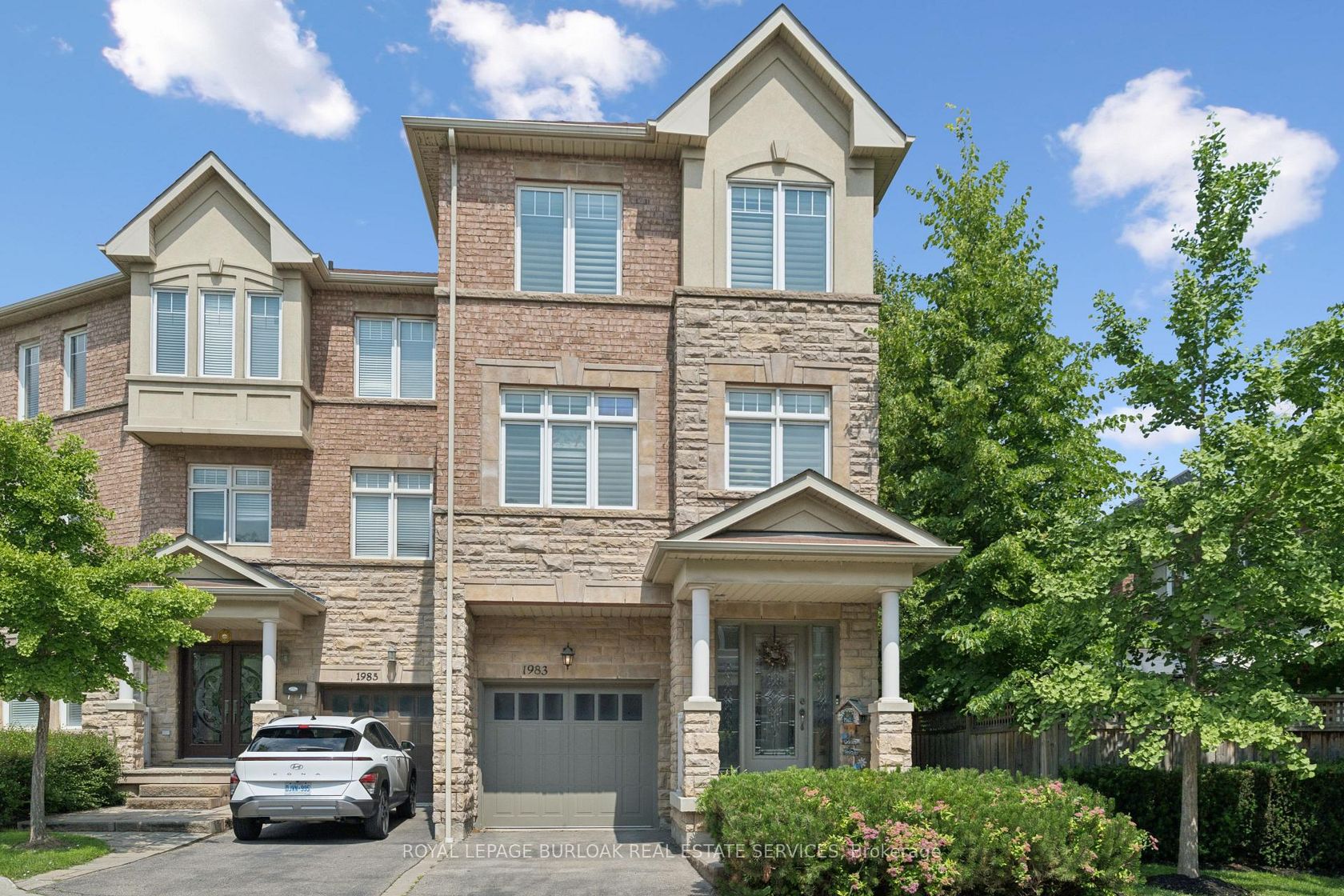 1983 Rackus Crescent, Clarkson, Mississauga 2