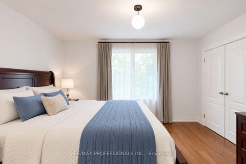 Photo 9 at 17 Barwell Crescent, Kipling, Toronto