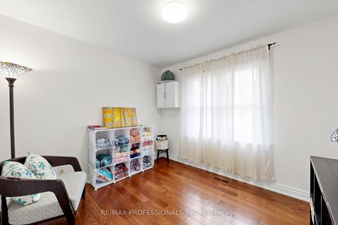 Photo 12 at 17 Barwell Crescent, Kipling, Toronto