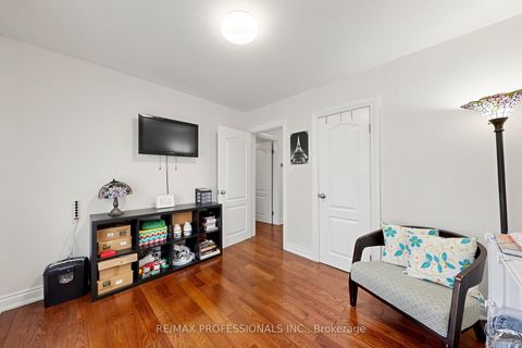 Photo 14 at 17 Barwell Crescent, Kipling, Toronto