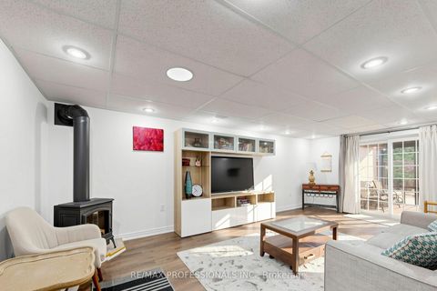 Photo 18 at 17 Barwell Crescent, Kipling, Toronto