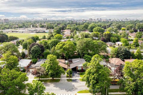 Photo 34 at 17 Barwell Crescent, Kipling, Toronto