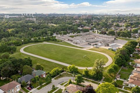 Photo 37 at 17 Barwell Crescent, Kipling, Toronto