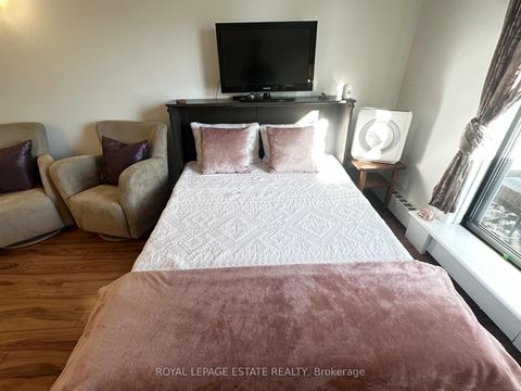 Photo 14 at 309 - 123 Woodbine Avenue, The Beaches, Toronto