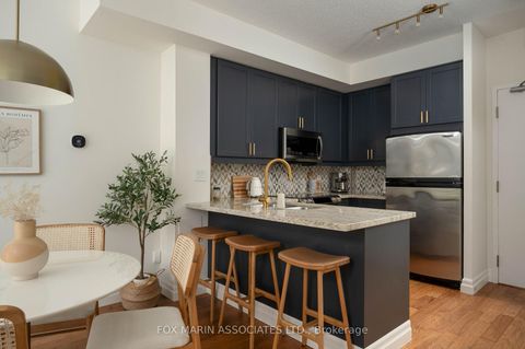 Photo 11 at 214 - 901 Queen Street W, Bellwoods, Toronto