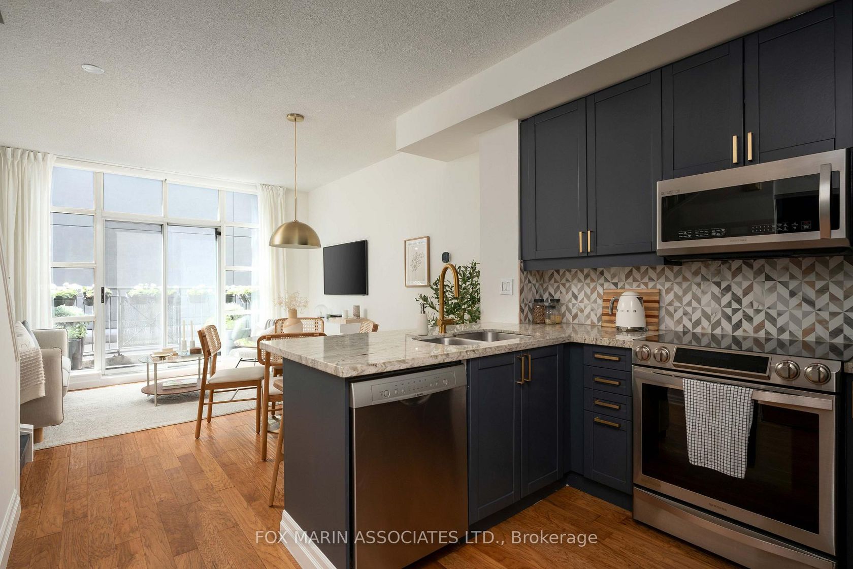 214 - 901 Queen Street W, Bellwoods, Toronto 