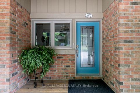 Photo 1 at 16365 Bathurst Street, Summerhill Estates, Newmarket