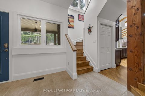 Photo 2 at 16365 Bathurst Street, Summerhill Estates, Newmarket