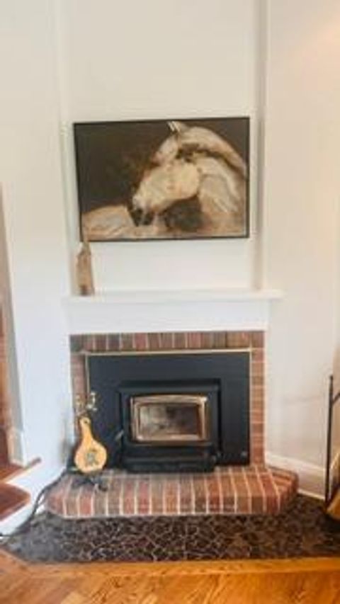 Photo 5 at 16365 Bathurst Street, Summerhill Estates, Newmarket