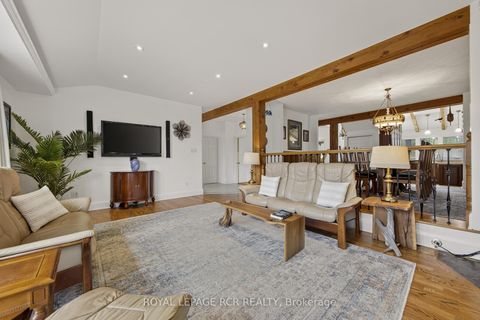 Photo 8 at 16365 Bathurst Street, Summerhill Estates, Newmarket
