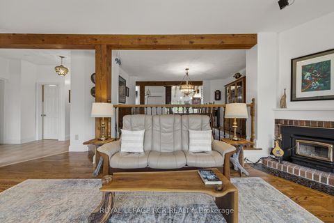 Photo 9 at 16365 Bathurst Street, Summerhill Estates, Newmarket