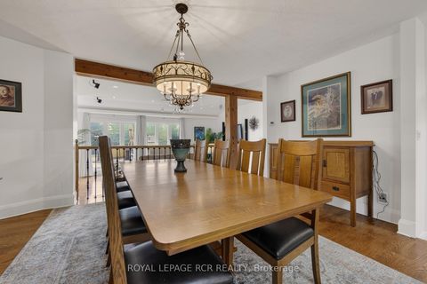 Photo 12 at 16365 Bathurst Street, Summerhill Estates, Newmarket
